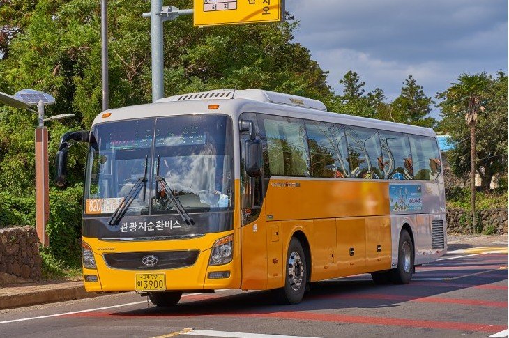 Jeju yellow bus, Jeju tourist shuttle, jeju tourist bus, jeju 810 bus, Jeju 820 bus, jeju east tourist bus, Jeju west tourist bus, jeju east tourist shuttle, Jeju west tourist shuttle